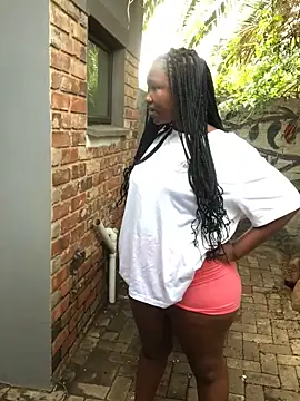 MissREAHx online show from 11/01/25, 01:35