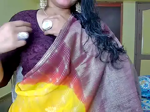 Snapshot of MasTANIYA chatting on 09/13/25, 12:38 MasTANIYA online show from 09/13/25, 12:38