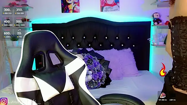 Luna blackk online show from 10/20/25, 10:10