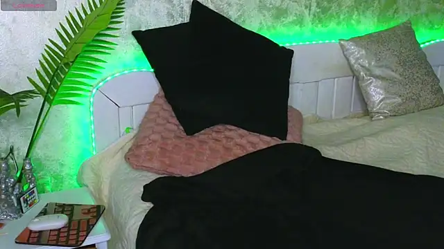 Aelorya online show from 12/05/25, 06:37