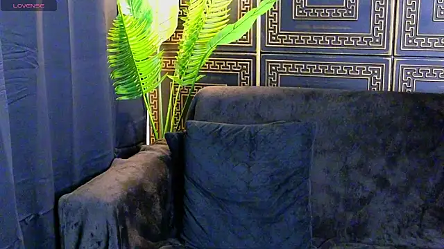 Aelorya online show from 12/15/25, 04:22