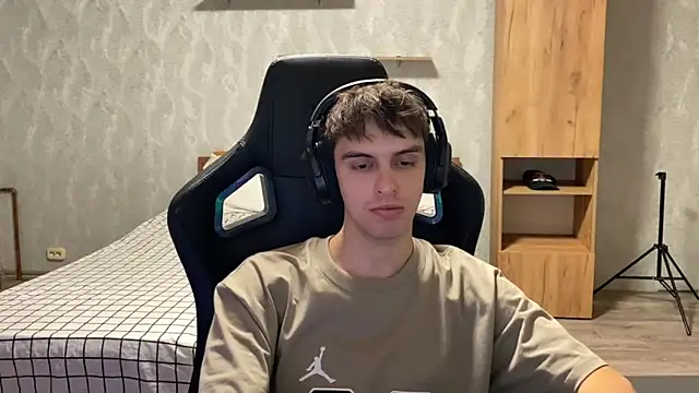 elliot scott online show from 09/20/25, 01:23