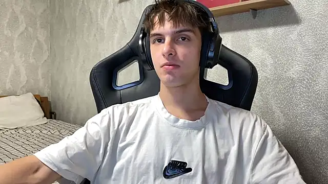 elliot scott online show from 10/01/25, 07:42