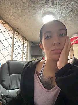 SALOME KORLAND online show from 04/01/26, 01:12