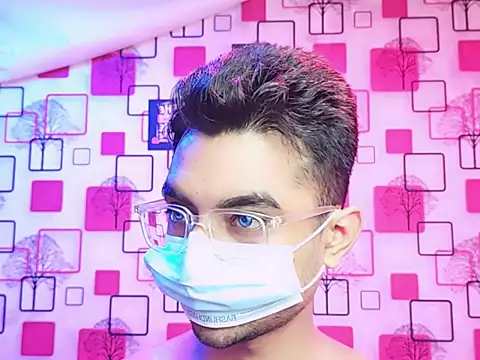 ChiseledCharm online show from 11/03/25, 07:59