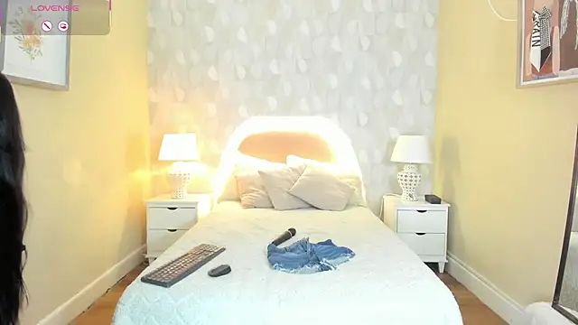 isabella milf  online show from 12/02/25, 07:09