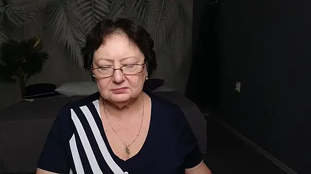 Snapshot of Margo_Moll chatting on 11/25/25, 05:18 Margo Moll online show from 11/25/25, 05:18