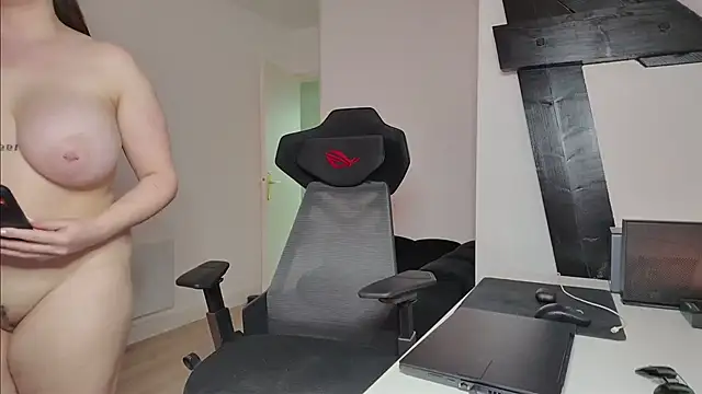 Luna Dollxh online show from 03/05/26, 08:38