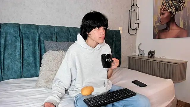 Snapshot of Diamond_twink chatting on 06/22/26, 01:41 Diamond twink online show from 06/22/26, 01:41