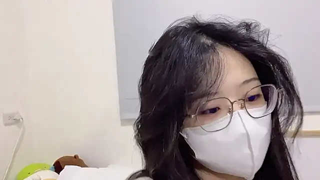 Snapshot of LHeart chatting on 10/01/25, 02:12 LHeart online show from 10/01/25, 02:12