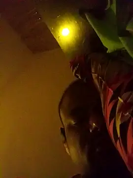 sree4143 online show from 11/13/25, 09:47