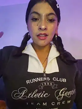 Fox Roxxan online show from 04/17/26, 02:25