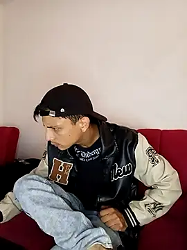 andrewcoopper1 online show from 04/16/26, 03:02