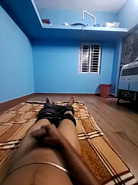 Tamilpayan00 online show from 10/02/25, 05:09