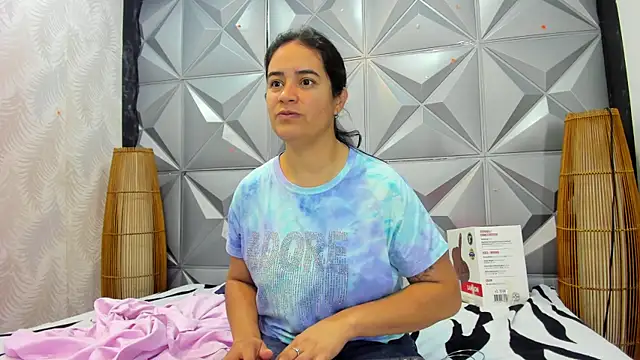 GreciaFox1 online show from 12/01/25, 11:26