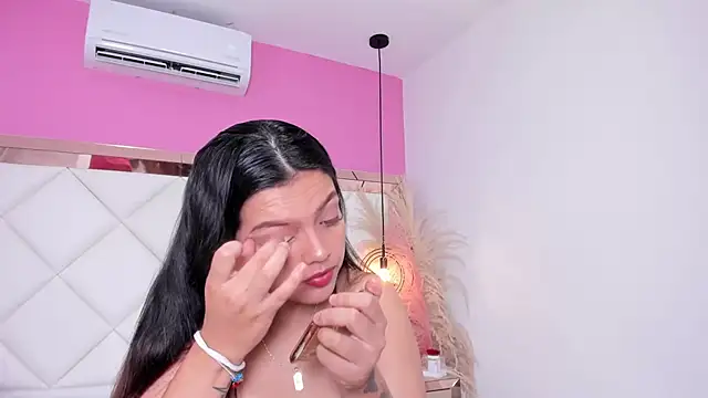 Lucianaa Collins online show from 11/06/25, 12:50