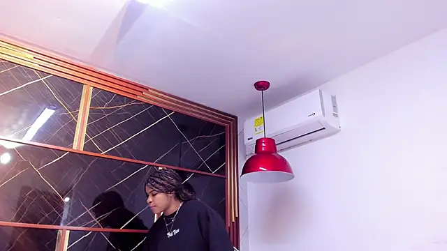 Snapshot of HannyThompson chatting on 09/26/25, 12:20 HannyThompson online show from 09/26/25, 12:20