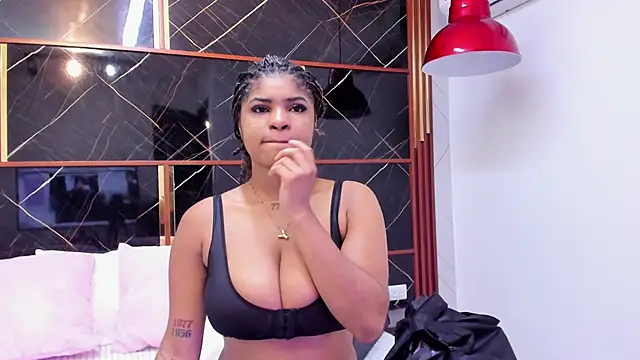 Snapshot of HannyThompson chatting on 10/01/25, 12:33 HannyThompson online show from 10/01/25, 12:33