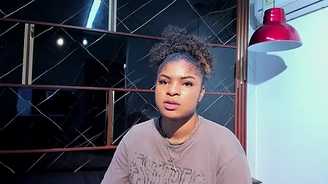 Snapshot of HannyThompson chatting on 10/16/25, 12:17 HannyThompson online show from 10/16/25, 12:17