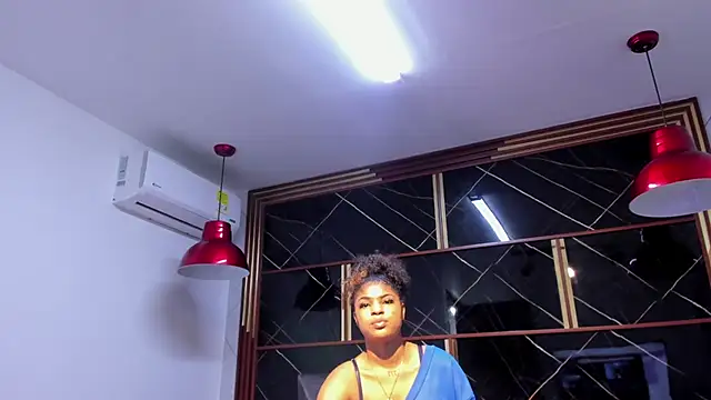 Snapshot of HannyThompson chatting on 10/30/25, 12:17 HannyThompson online show from 10/30/25, 12:17