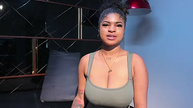 Snapshot of HannyThompson chatting on 11/20/25, 12:05 HannyThompson online show from 11/20/25, 12:05