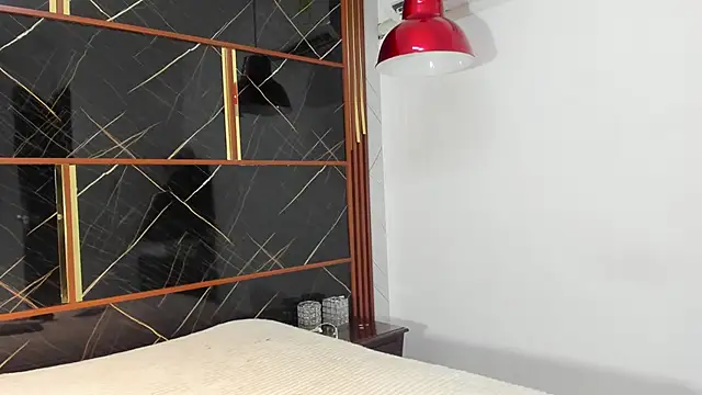 HannyThompson online show from 04/05/26, 02:58