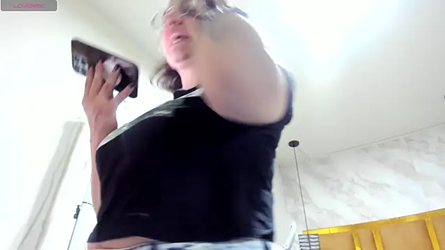 Luciifeer  online show from 02/11/26, 06:46