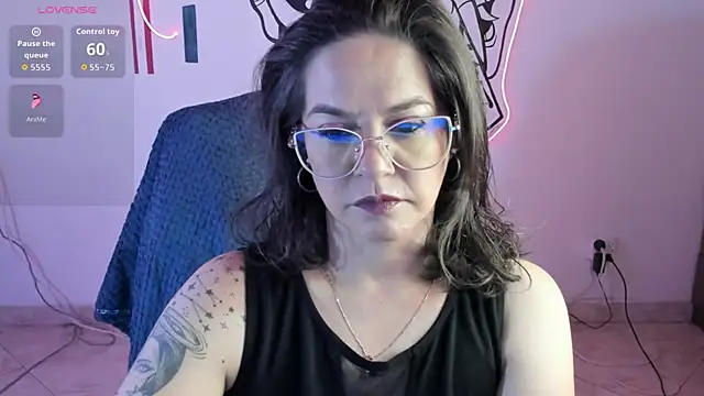 Snapshot of Luciifeer_ chatting on 07/15/26, 02:44 Luciifeer online show from 07/15/26, 02:44