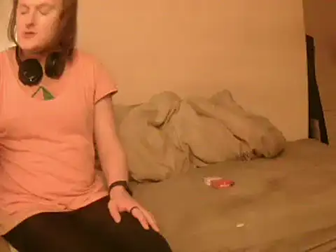 avamaxwell online show from 10/04/25, 07:34