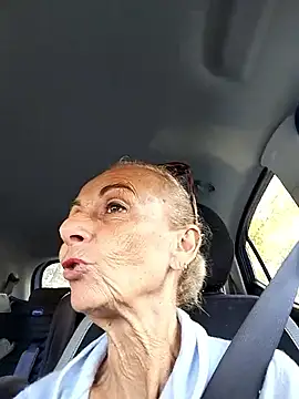 clarabell4 online show from 10/13/25, 06:57