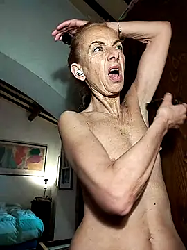 clarabell4 online show from 12/15/25, 06:39