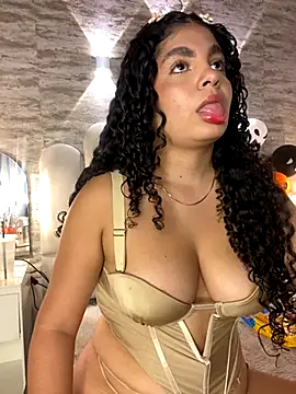 Snapshot of Yassy_vazquez chatting on 10/19/25, 07:36 Yassy vazquez online show from 10/19/25, 07:36