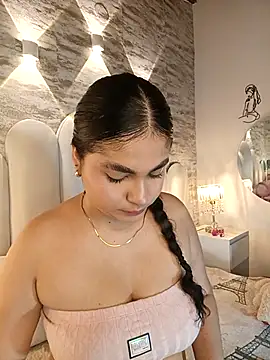 Yassy vazquez online show from 04/07/26, 07:25