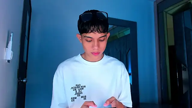 Snapshot of Sebax_Young chatting on 02/14/26, 08:16 Sebax Young online show from 02/14/26, 08:16