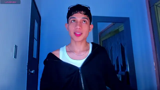 Sebax Young online show from 05/12/26, 04:31
