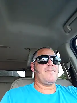 cubanitofeliz40 online show from 10/27/25, 08:13