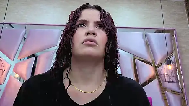 ThaliaCross online show from 02/20/26, 07:58