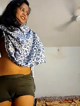 cute radhikaa online show from 04/05/26, 09:17