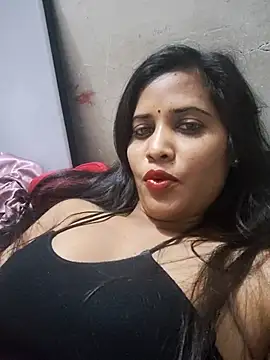 cute radhikaa online show from 04/05/26, 09:23