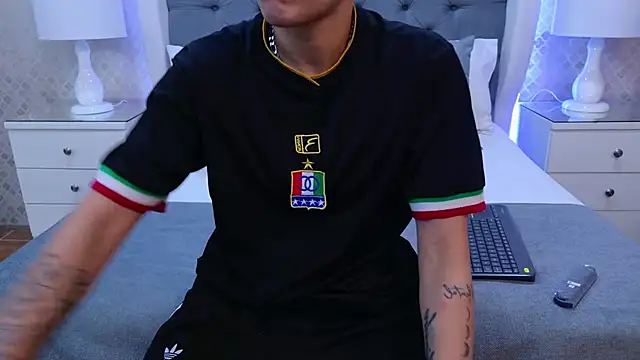 ZoeKrug online show from 11/20/25, 11:54