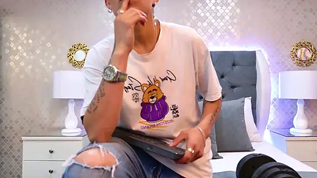 ZoeKrug online show from 12/18/25, 11:49