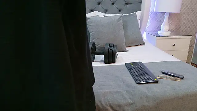 ZoeKrug online show from 01/08/26, 11:34