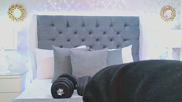 ZoeKrug online show from 01/11/26, 03:33