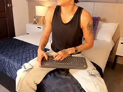 ZoeKrug online show from 02/12/26, 01:06