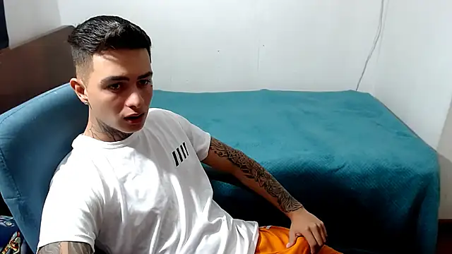 santii ss online show from 09/29/25, 11:31