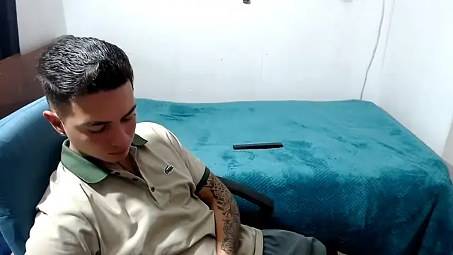 santii ss online show from 10/04/25, 02:09