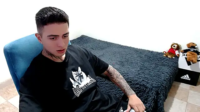 santii ss online show from 10/21/25, 12:44