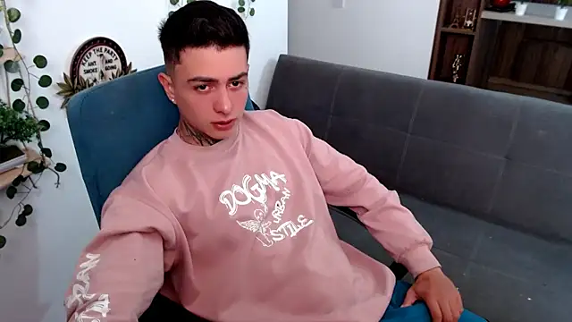 santii ss online show from 03/18/26, 03:04