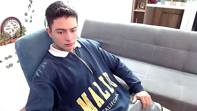 santii ss online show from 04/04/26, 02:36