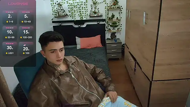 santii ss online show from 04/21/26, 01:42